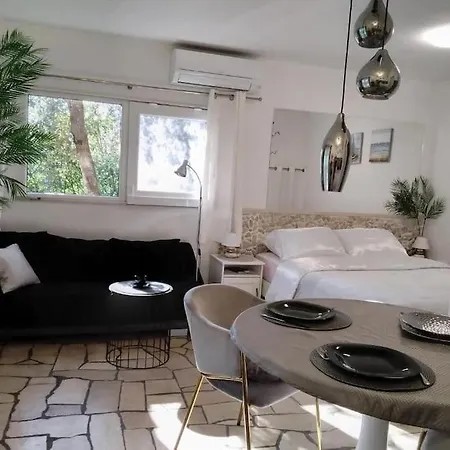 Relax Tiny / Private Pool / Entire Property Holiday home Korcula Town