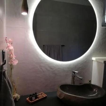 Relax Tiny / Private Pool / Entire Vakantiehuis